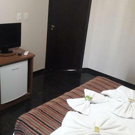Residence Plaza Hotel Jales Buitenkant foto